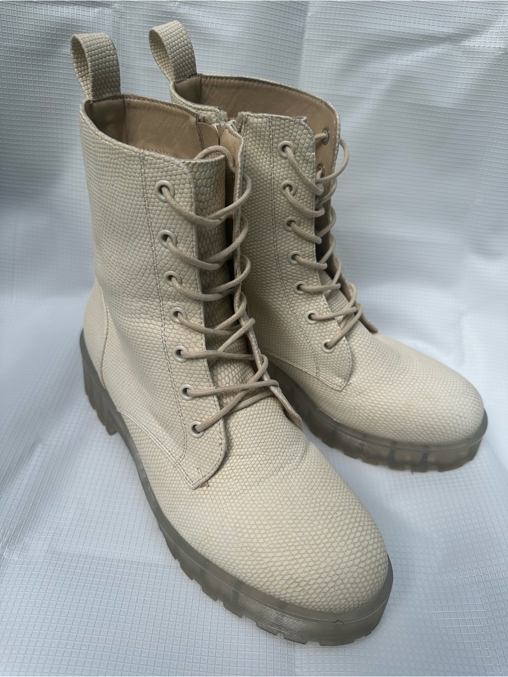Dirty Laundry Mazzy Beige Snakeskin Lace-Up Chunky Sole Boots Women’s Size 10